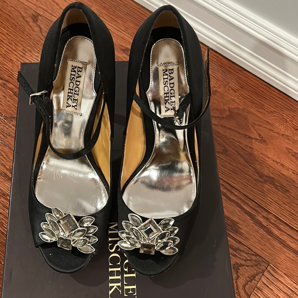 High heel very dressy satin shoes!